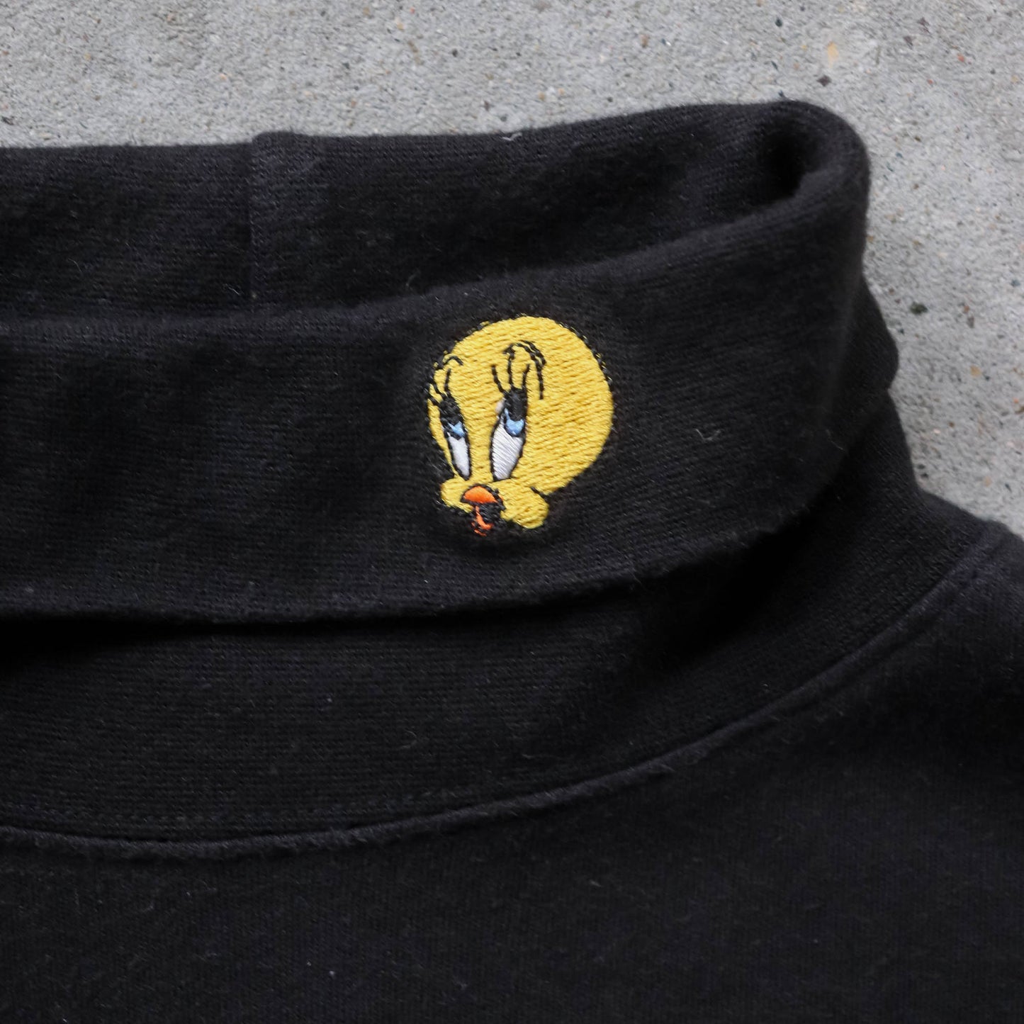 Tweety Bird Embroidered Mockneck Shirt - 90s (S)