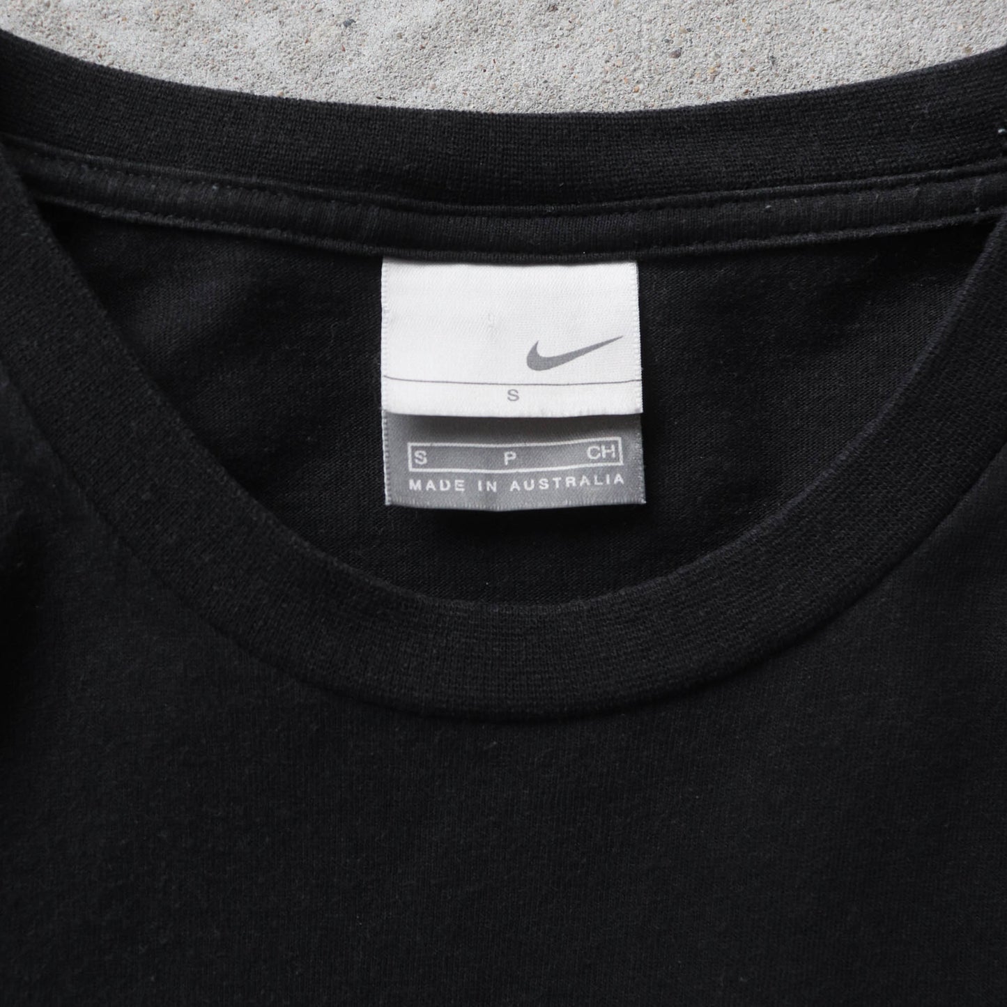 Vintage 2000s Nike Mini Swoosh Embroidered Tee - S