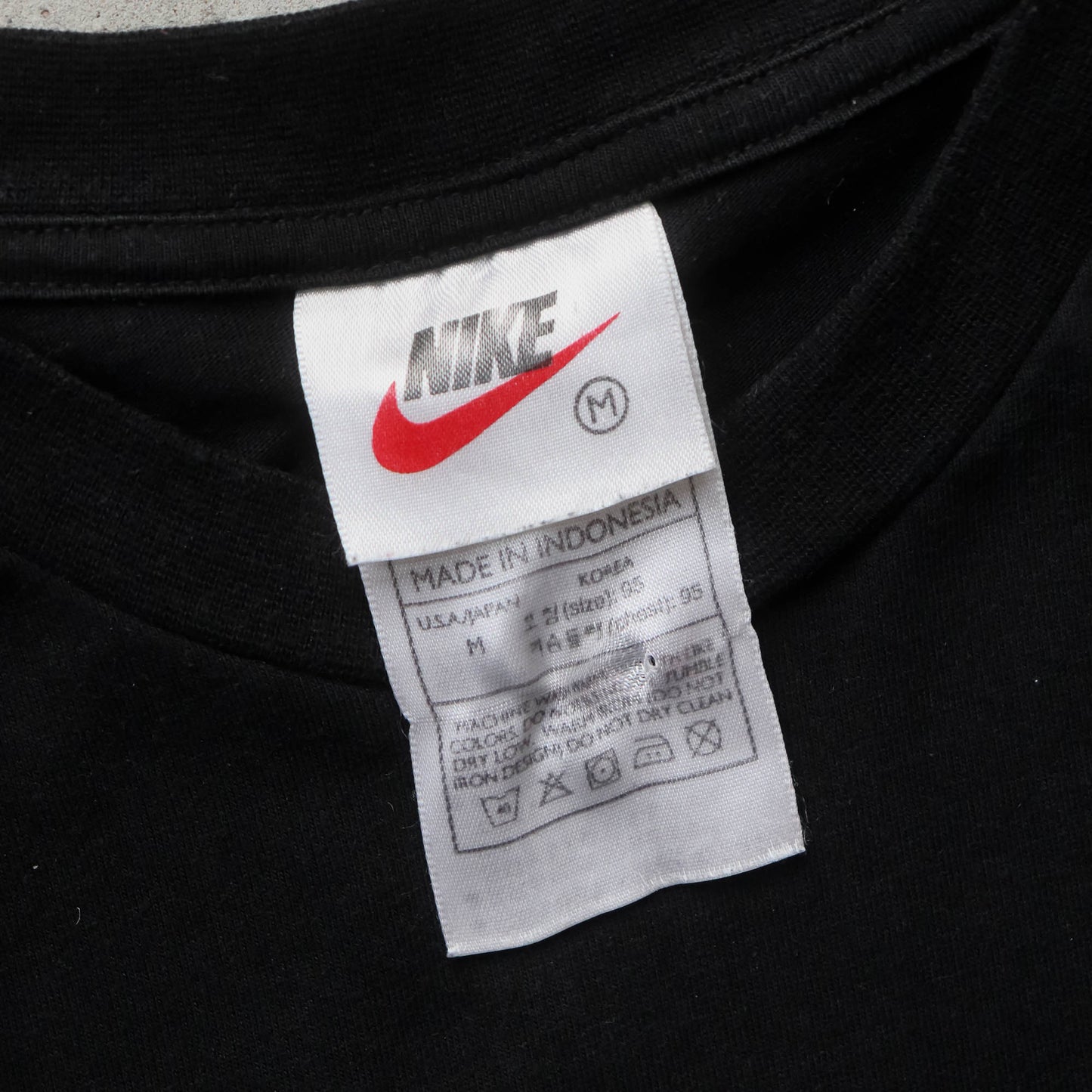 Nike Mini Swoosh Embroidered Tee - 90s (M) - AL Vintage