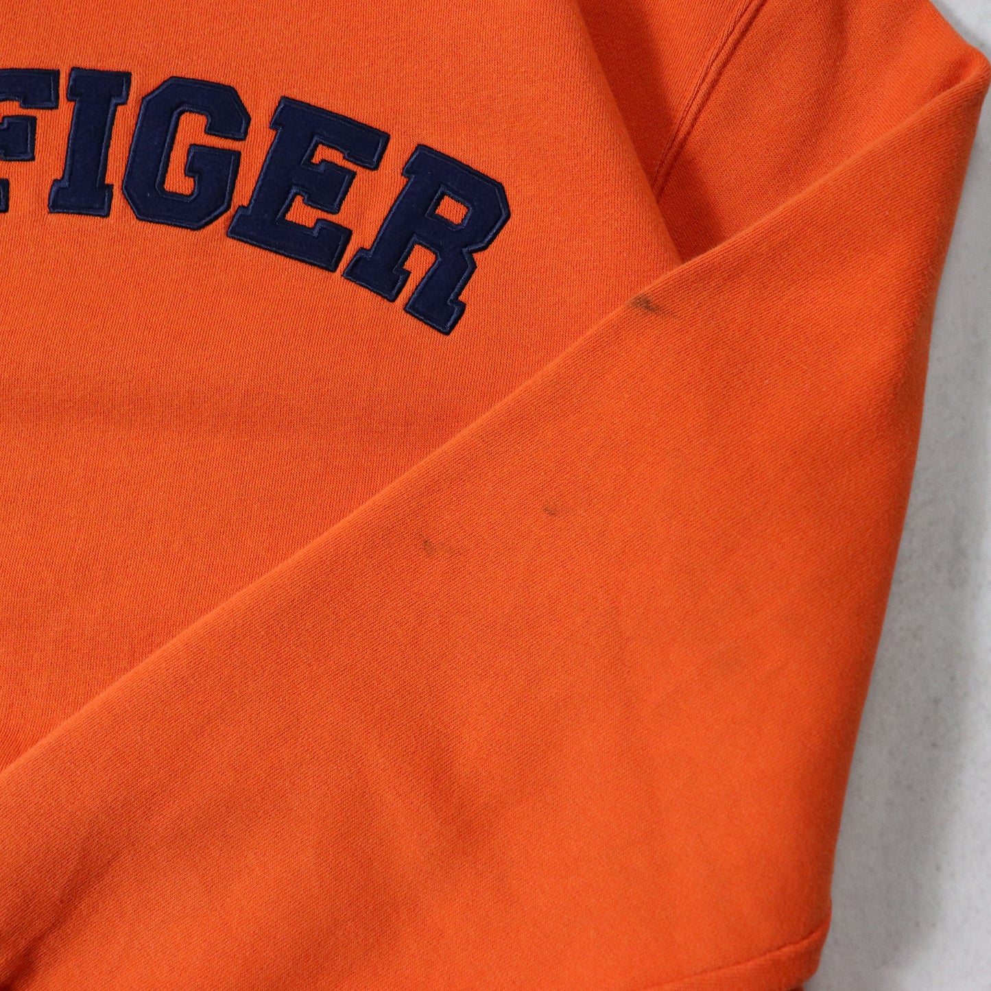 Vintage 90s Tommy Hilfiger Spellout Sweatshirt - M