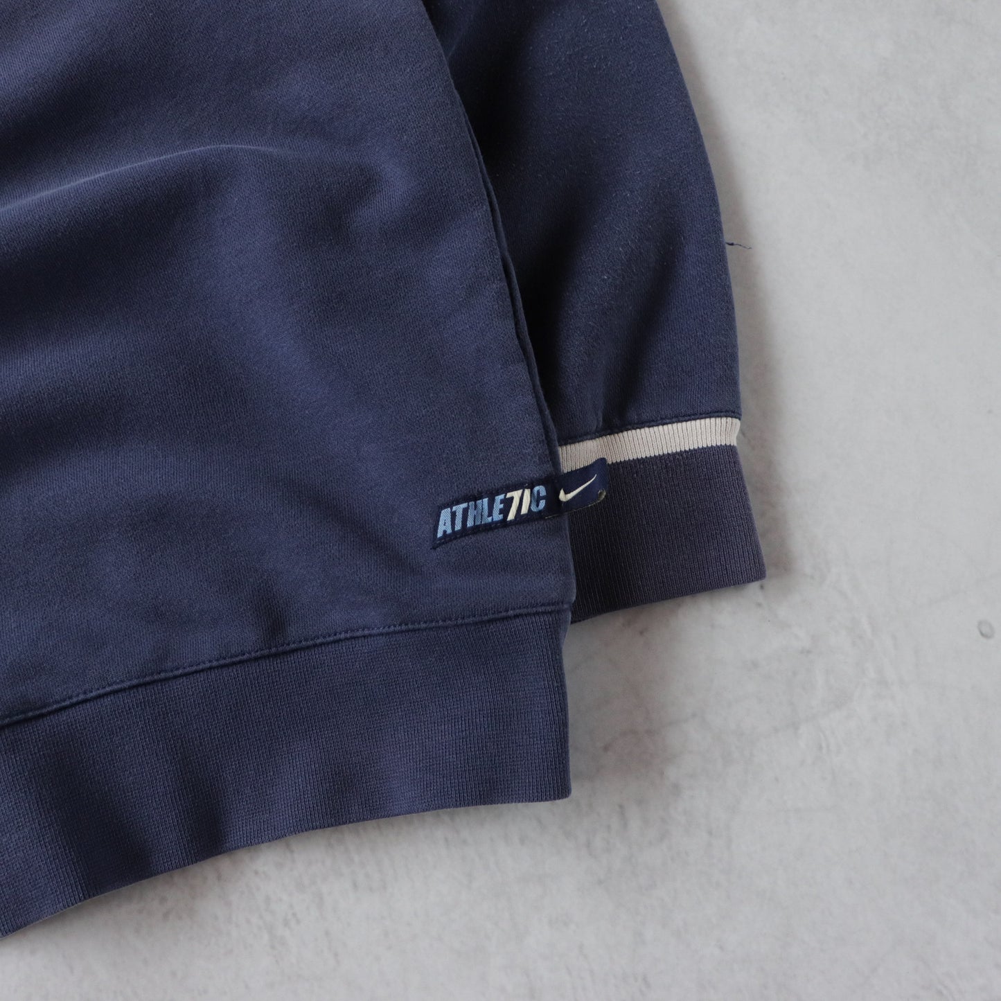 Vintage 2000s Nike Athletic Sweatshirt - S