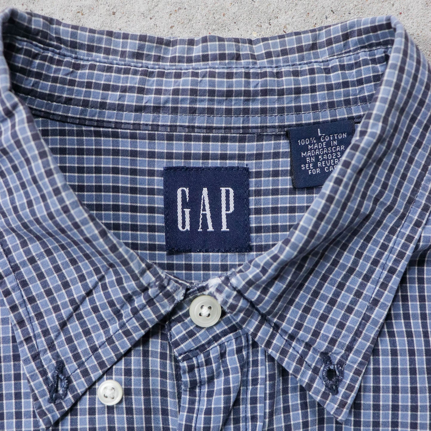 GAP Cropped Button Up Shirt - 2000s (L)