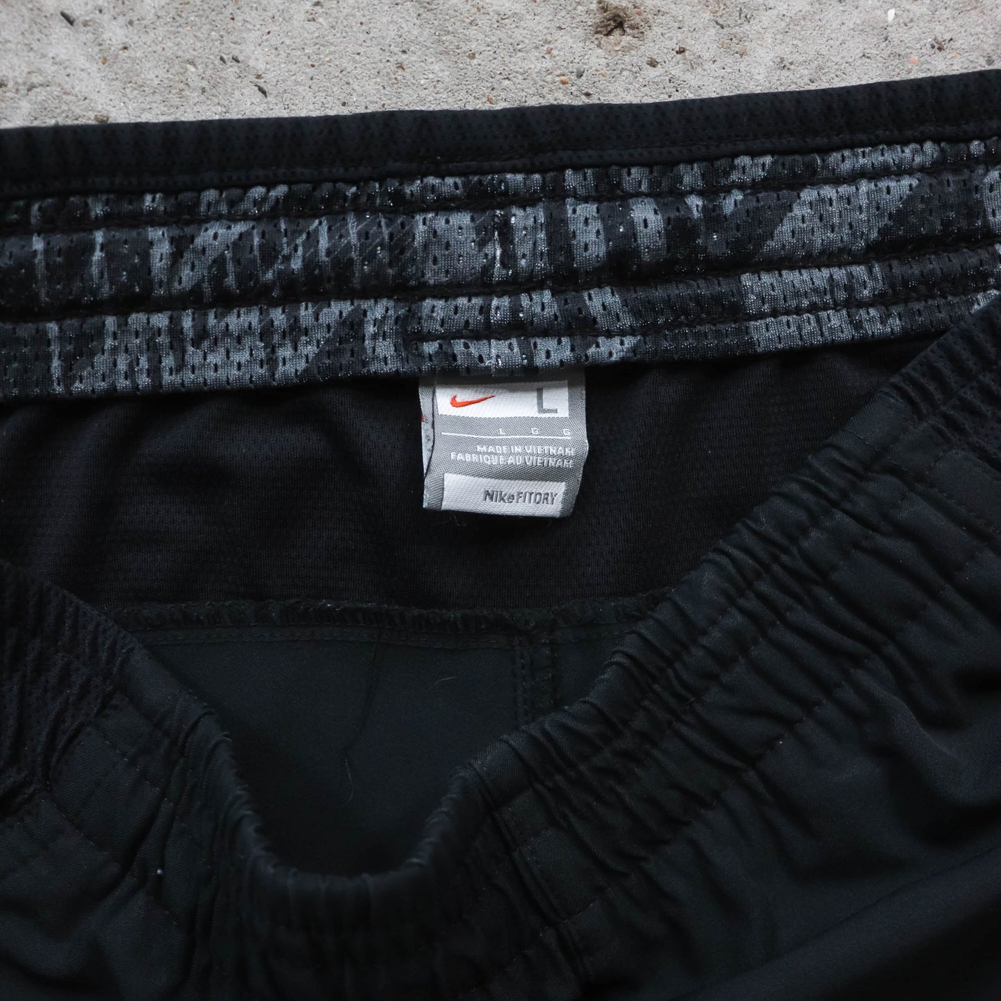 Vintage Nike Mini Swoosh Training Shorts - 2000s (L)