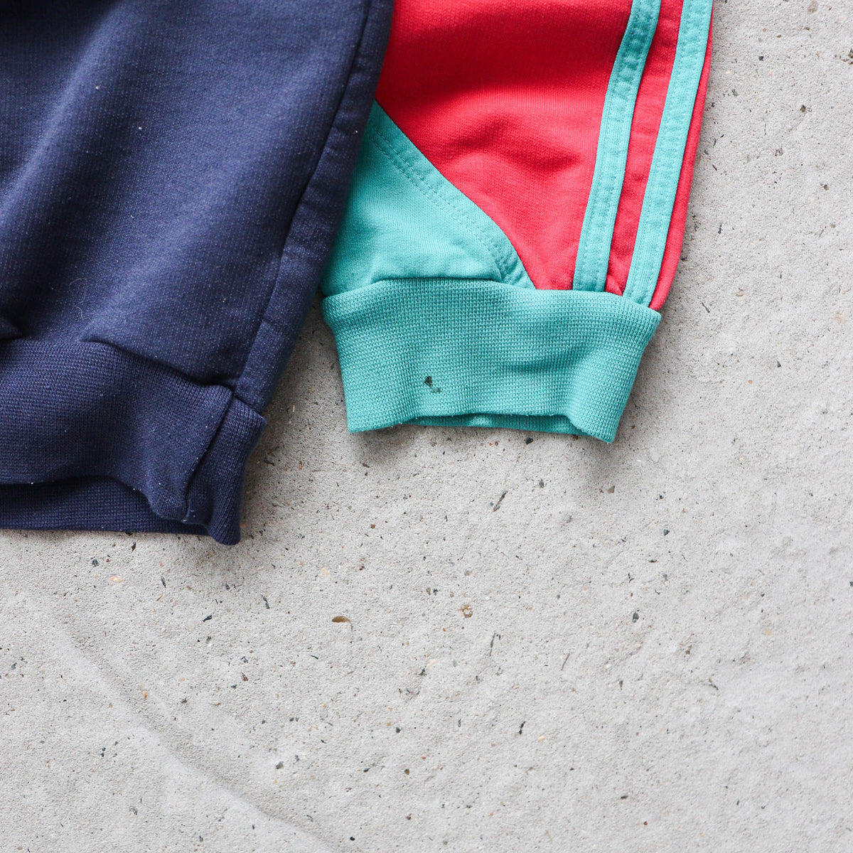 Adidas Colour Block Spellout Sweatshirt – 90s (S)