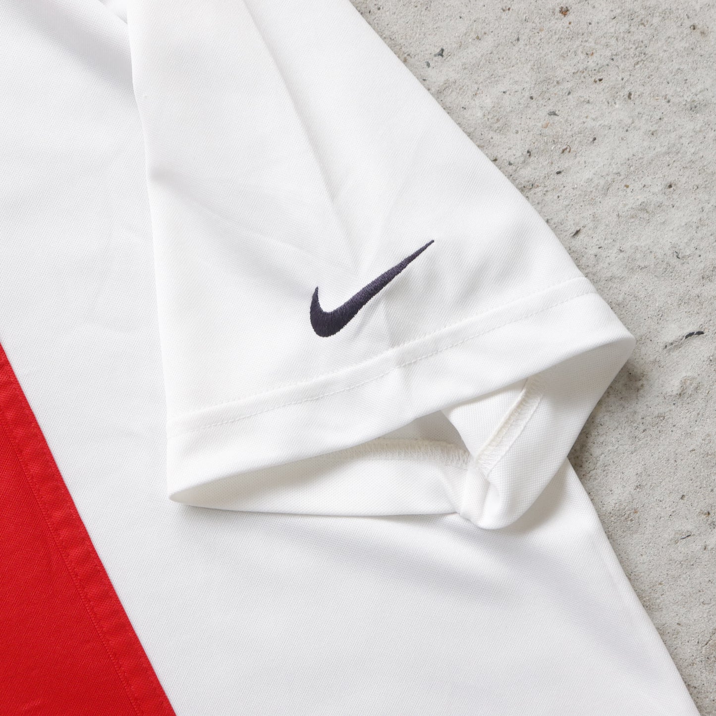 Vintage 2000s Nike Swoosh Soccer Jersey - L