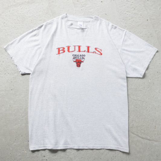 Vintage 90s Chicago Bulls Embroidered NBA Tee - L