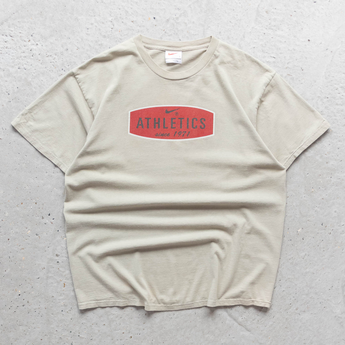 Nike Athletics Spellout Tee - 90s (L)