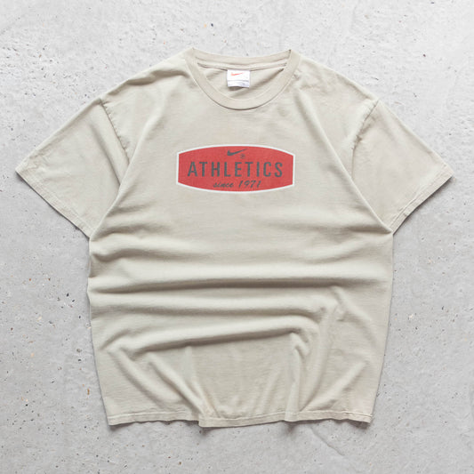 Nike Athletics Spellout Tee - 90s (L)