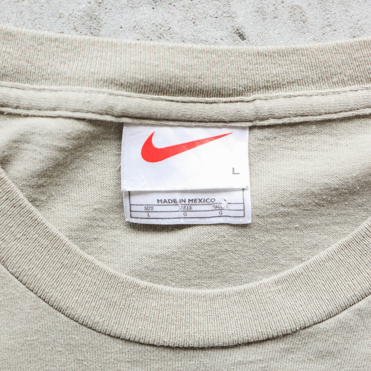 Nike Athletics Spellout Tee - 90s (L)