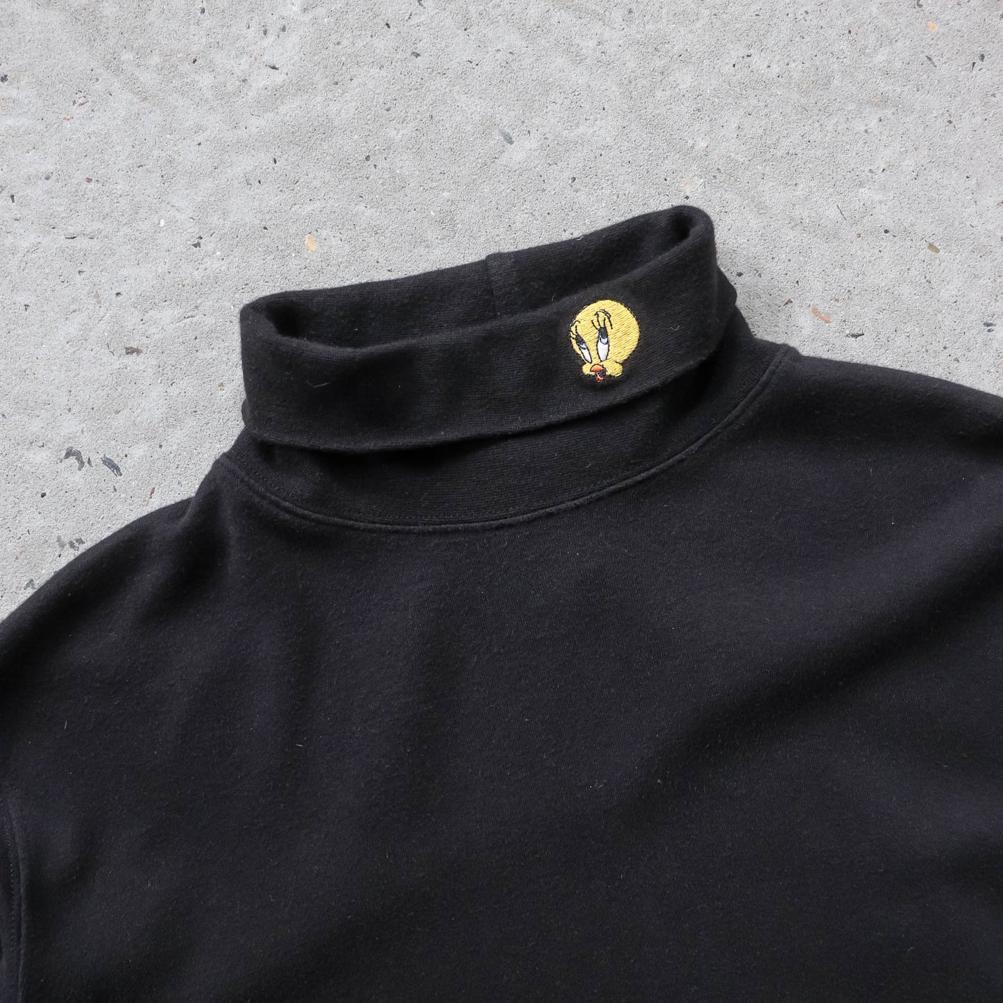 Tweety Bird Embroidered Mockneck Shirt - 90s (S)