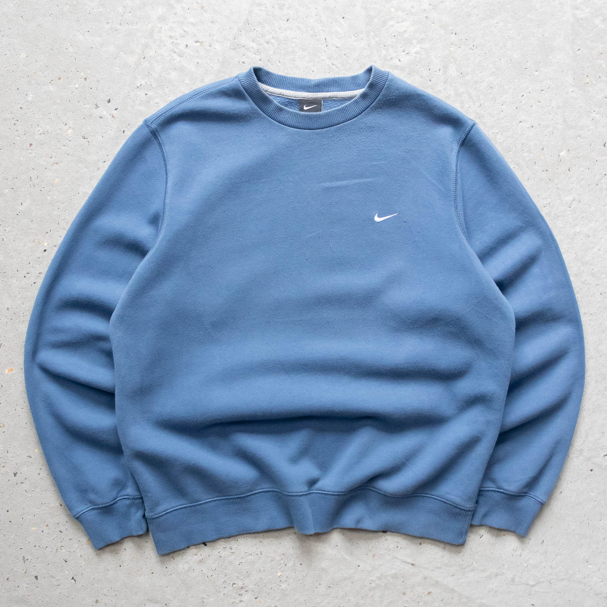 Nike Mini Swoosh Embroidered Sweatshirt – 2000s (XL)