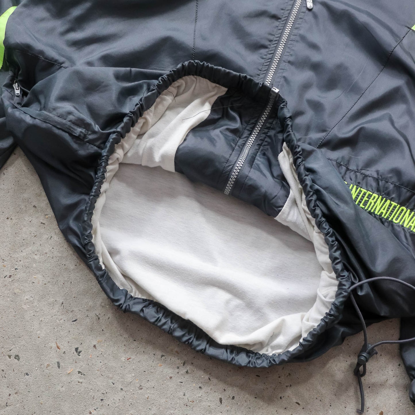 Nike International Embroidered Windbreaker Jacket - 90s (M)