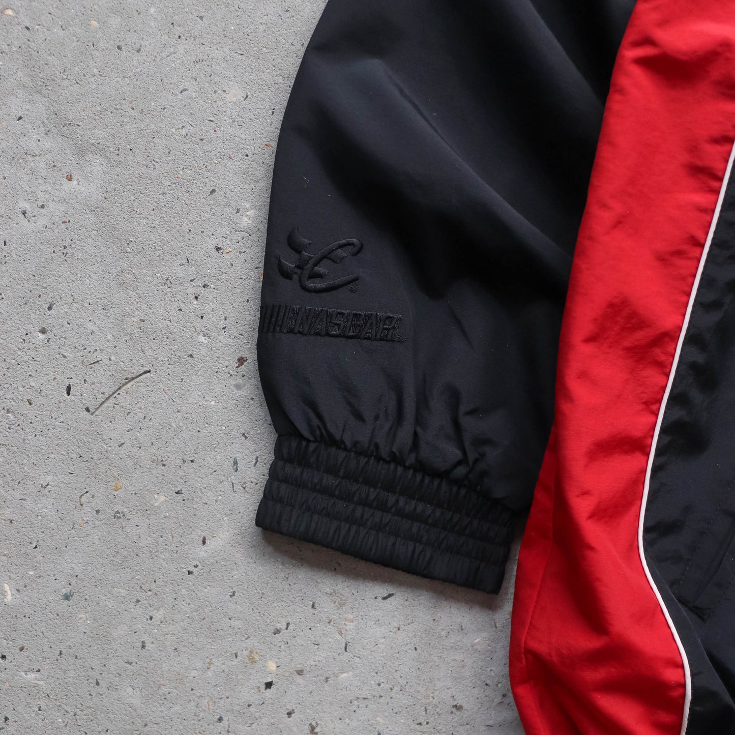 Budweiser Dale Earnhardt NASCAR Windbreaker Jacket - 90s (L)