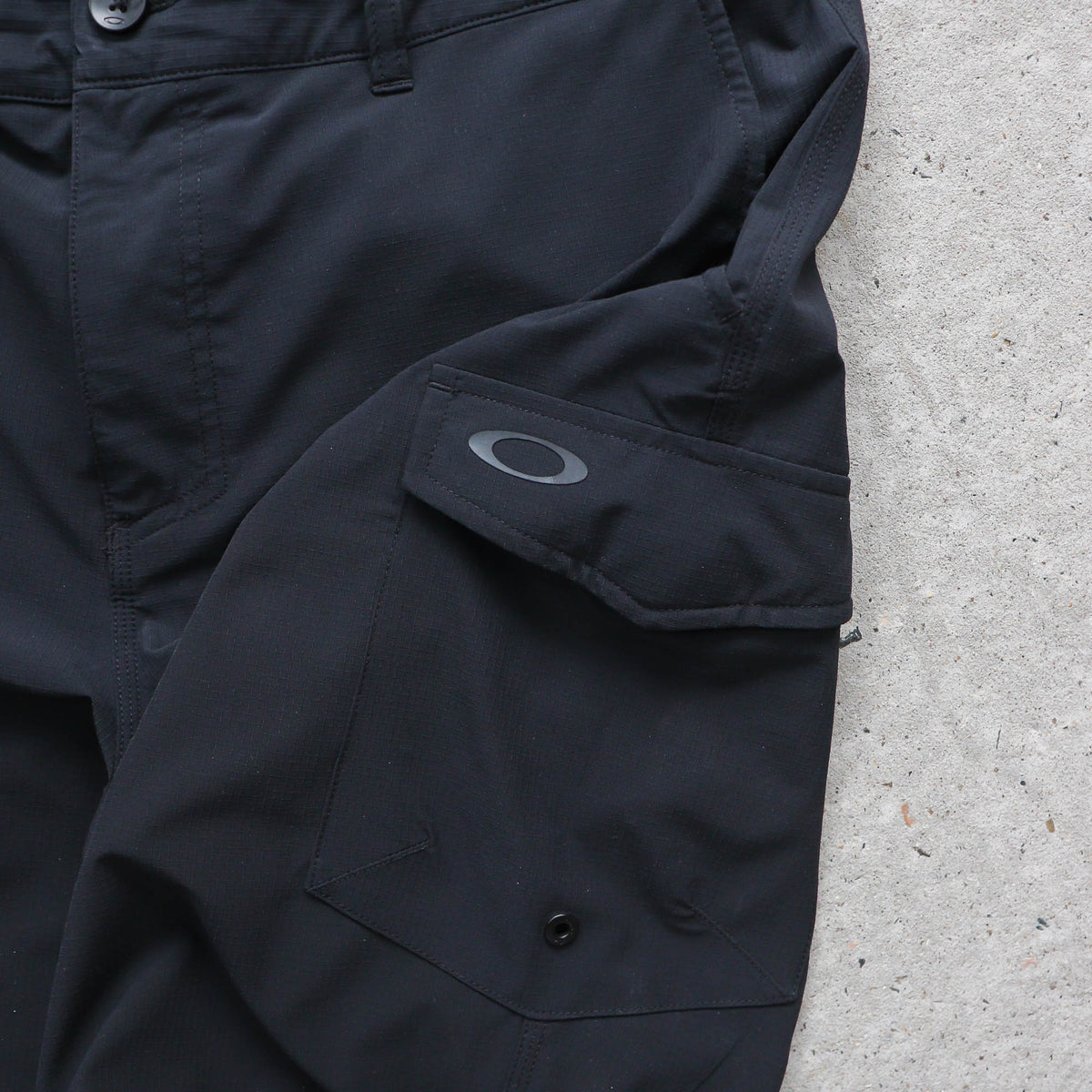 Oakley Ripstop Cargo Shorts - 2000s (34)