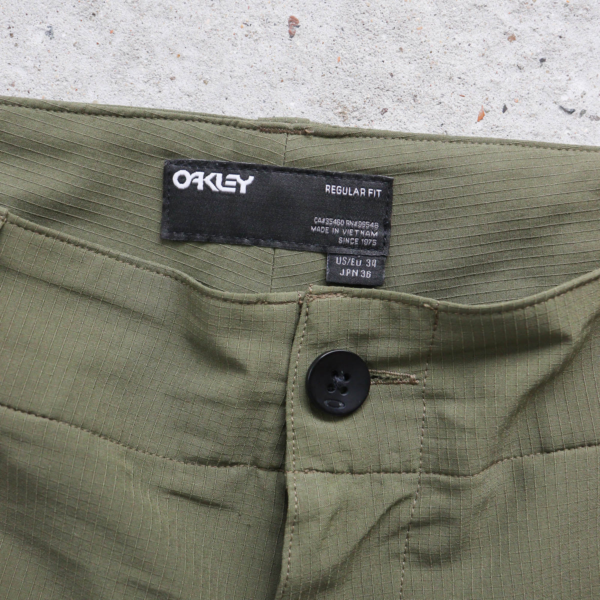Oakley Ripstop Cargo Shorts - 2000s (34)