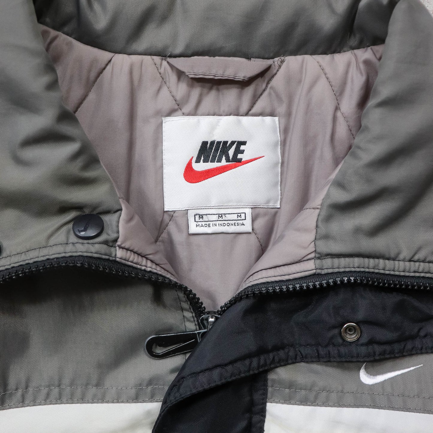 Nike Embroidered Spellout Puffer Jacket - 90s (M)