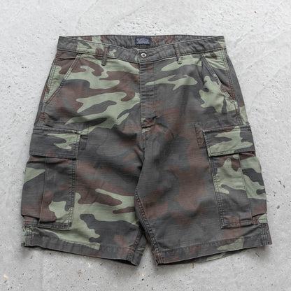 Levi's Camo Cargo Shorts - 2000s (36)