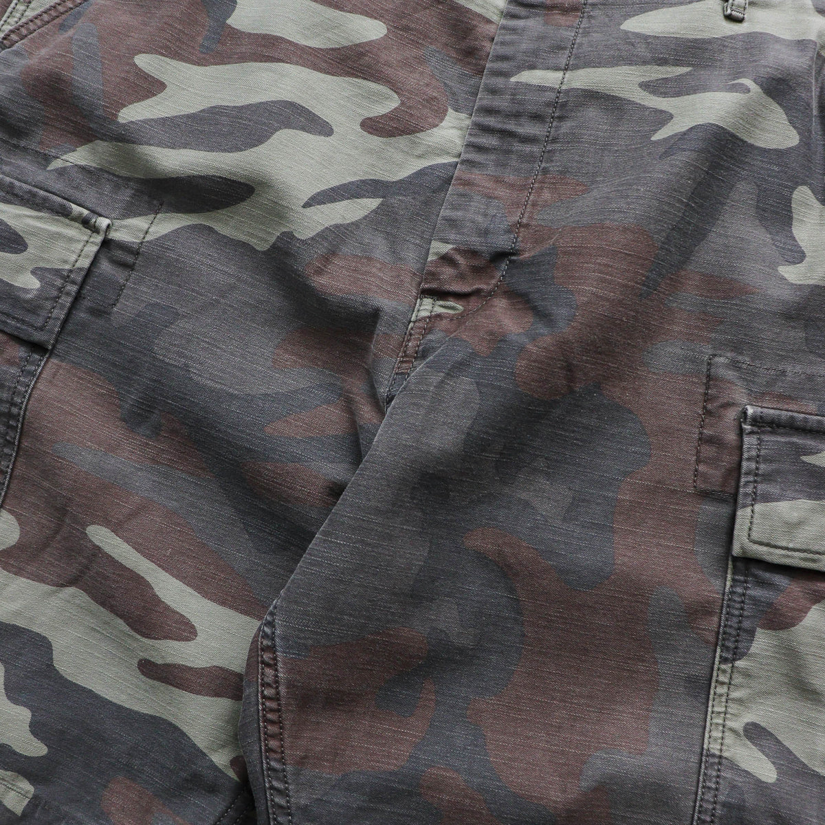 Levi's Camo Cargo Shorts - 2000s (36)