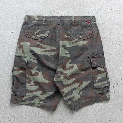 Levi's Camo Cargo Shorts - 2000s (36)