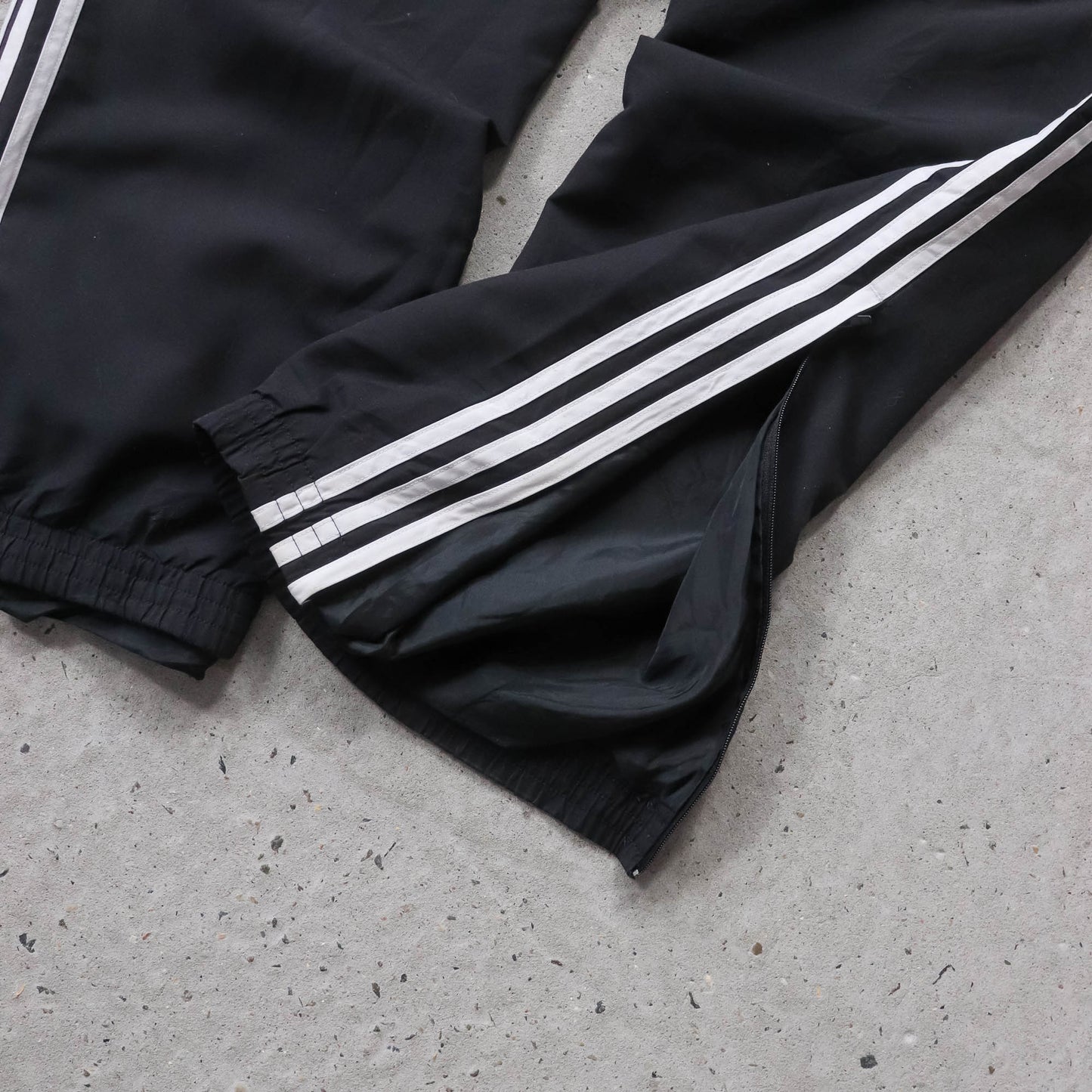 Adidas 3-Stripe Embroidered Track Pants - 2000s (XL)