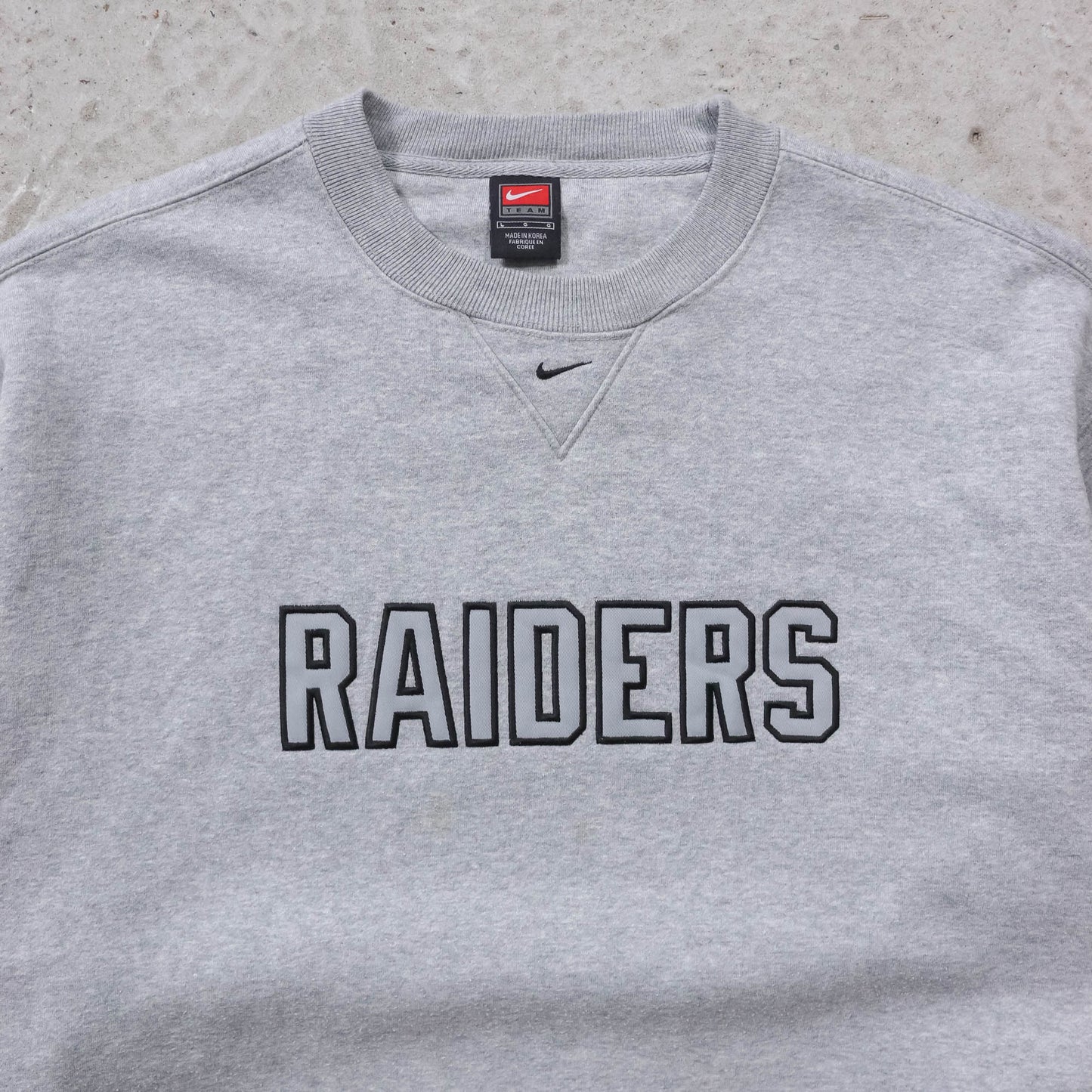 Oakland Raiders Nike Centre Swoosh Sweatshirt - 90s (L)