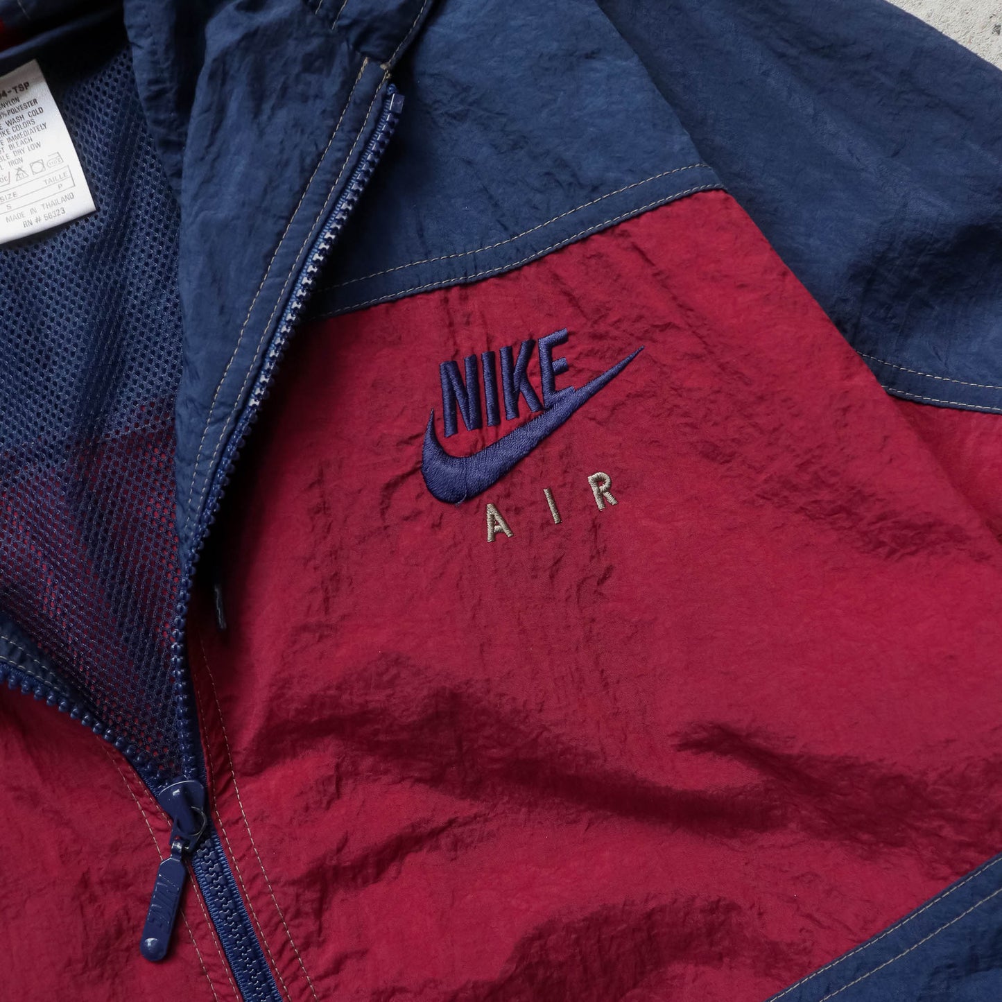 Nike Air x Champs Sports Hooded Windbreaker Jacket - 90s (S)