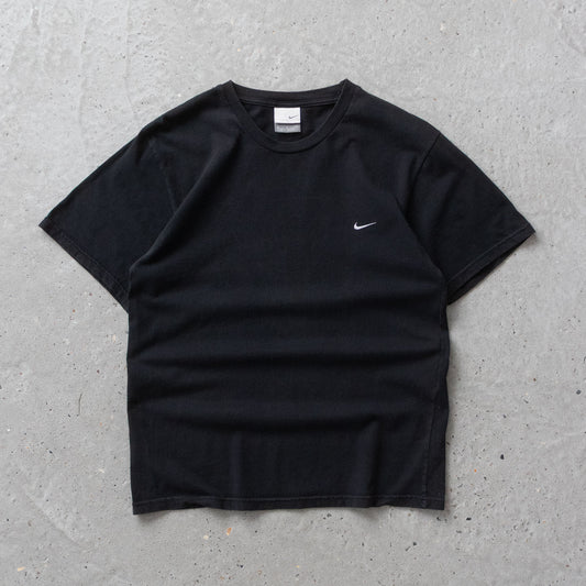 Vintage 2000s Nike Mini Swoosh Embroidered Tee - S