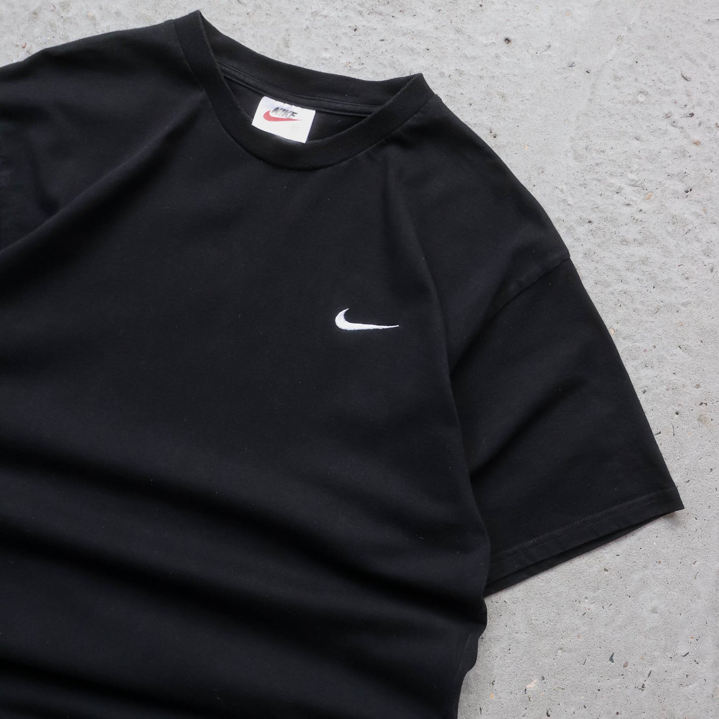 Nike Mini Swoosh Embroidered Tee - 90s (M)