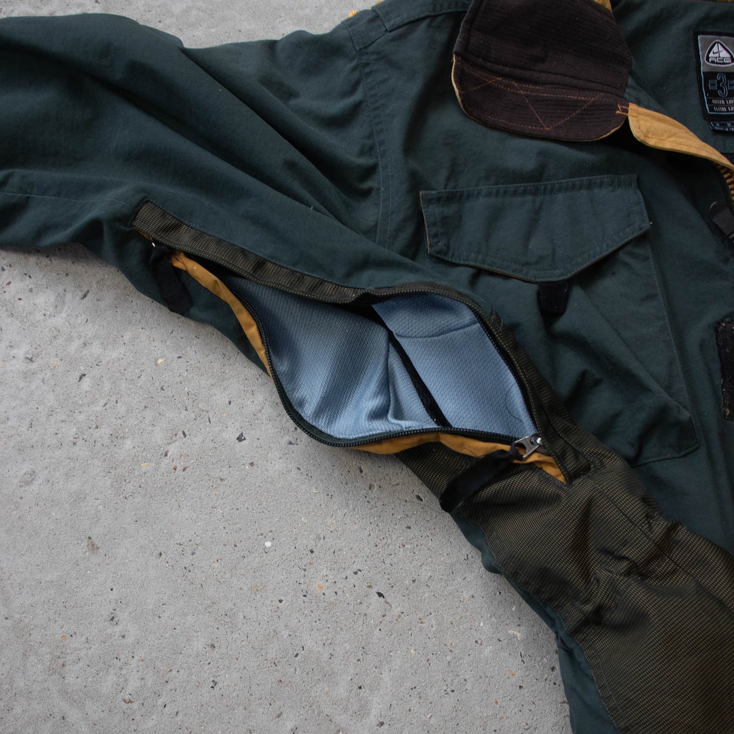 Vintage 2000s Nike ACG Technical Mountain Jacket - M
