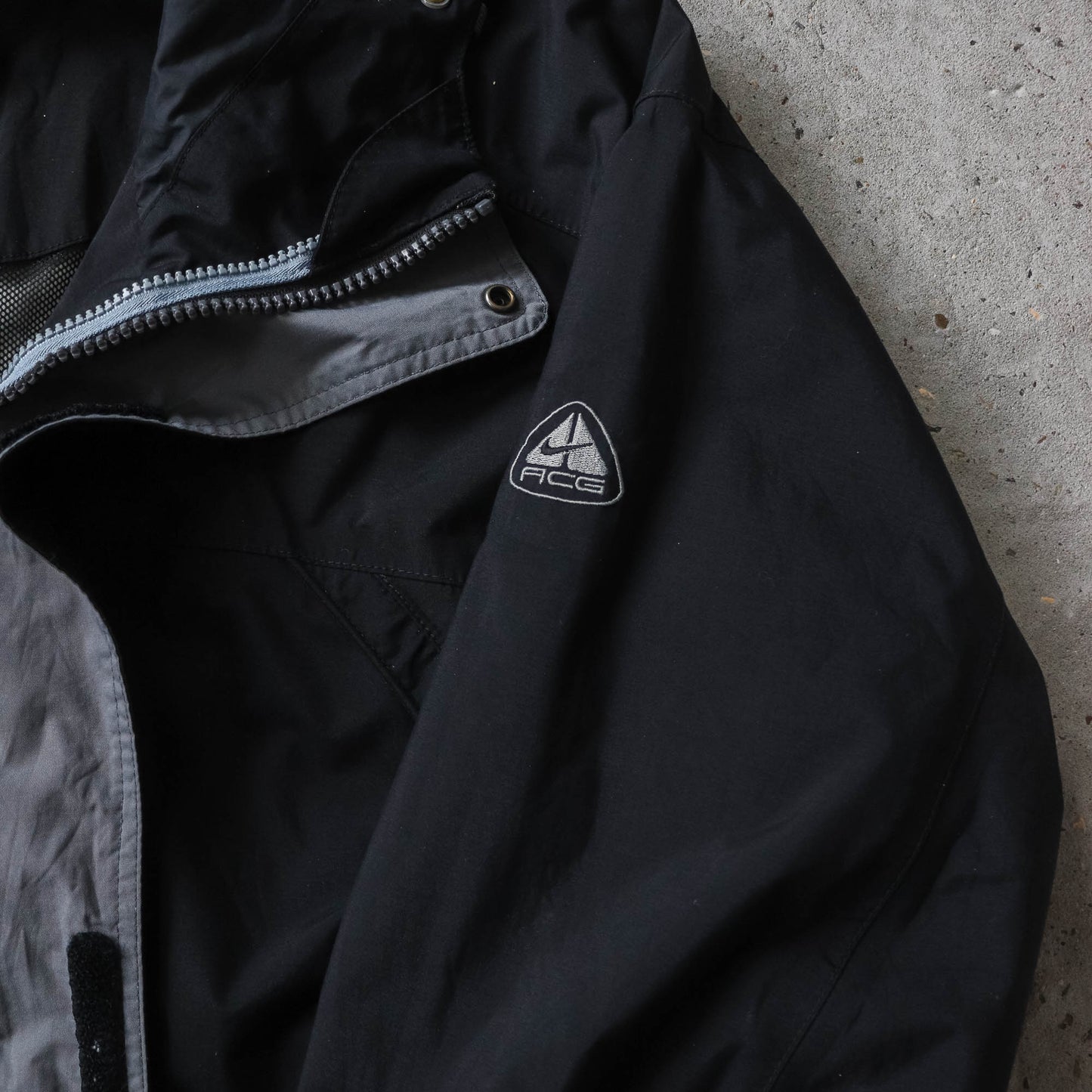 Vintage 2000s Nike ACG Technical Shell Jacket - L