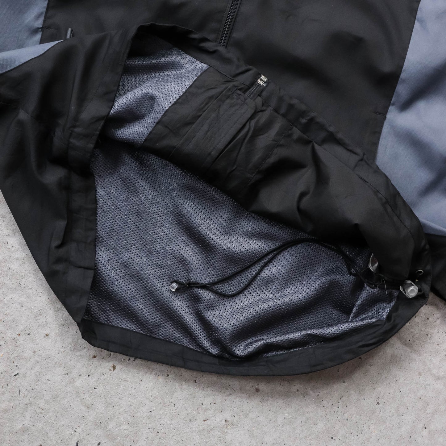 Umbro Two-Tone Diamond Logo Windbreaker Jacket - 2000s (L)