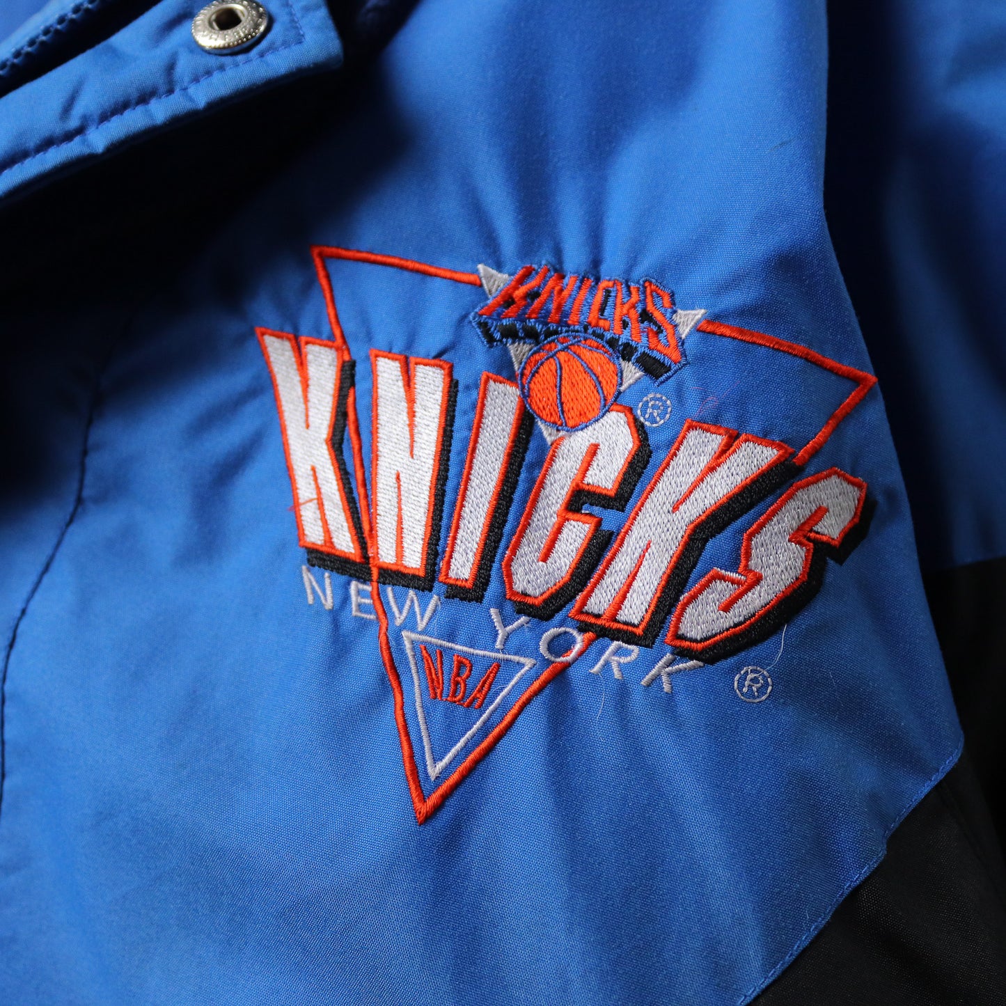 Vintage 90s New York Knicks Logo 7 NBA Puffer Jacket - L