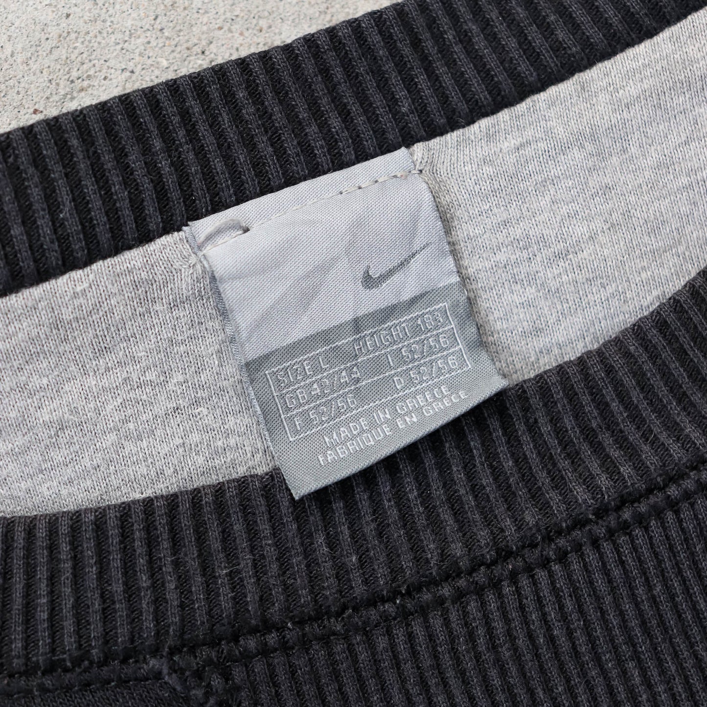 Nike Mini Swoosh Embroidered Sweatshirt - 2000s (L)
