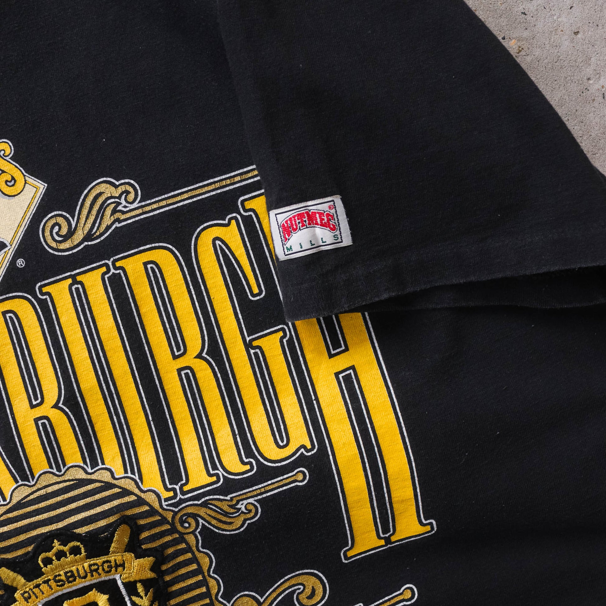 Vintage 90s Pittsburgh Pirates MLB Nutmeg Tee - XL - AL Vintage