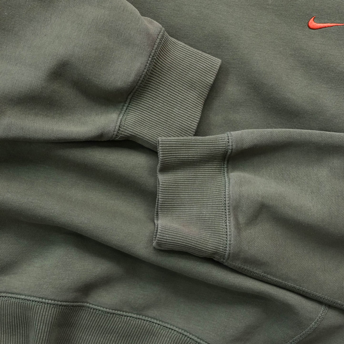 Nike Mini Swoosh Embroidered Sweatshirt - 2000s (S)