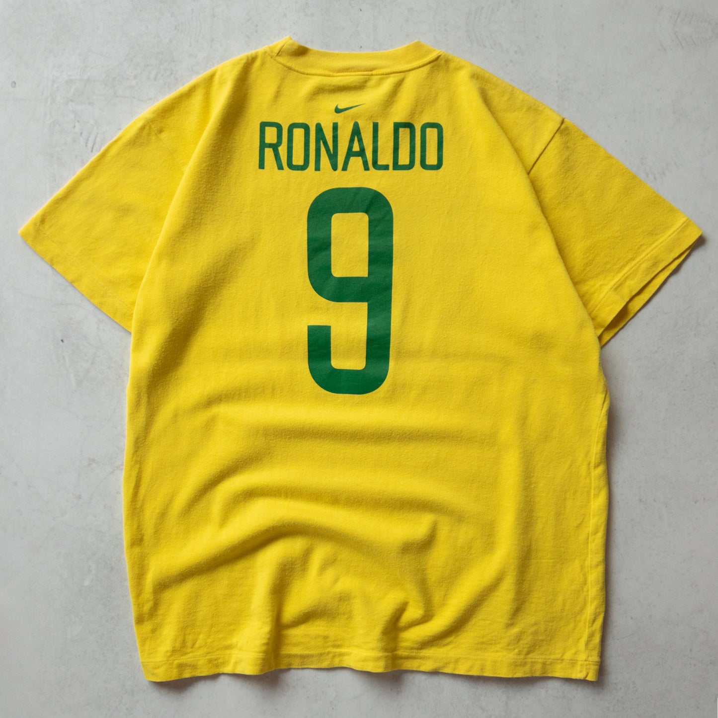 Vintage 90s Ronaldo R9 Brasil Nike Tee - XS