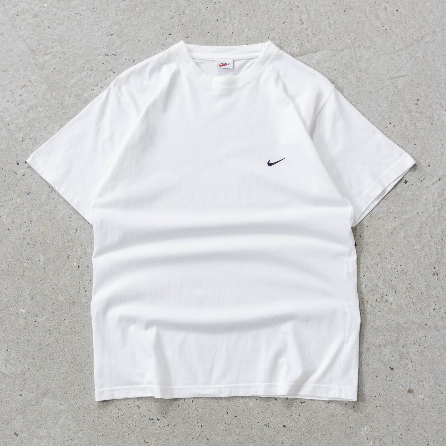 Vintage 90s Nike Mini Swoosh Embroidered Tee - M