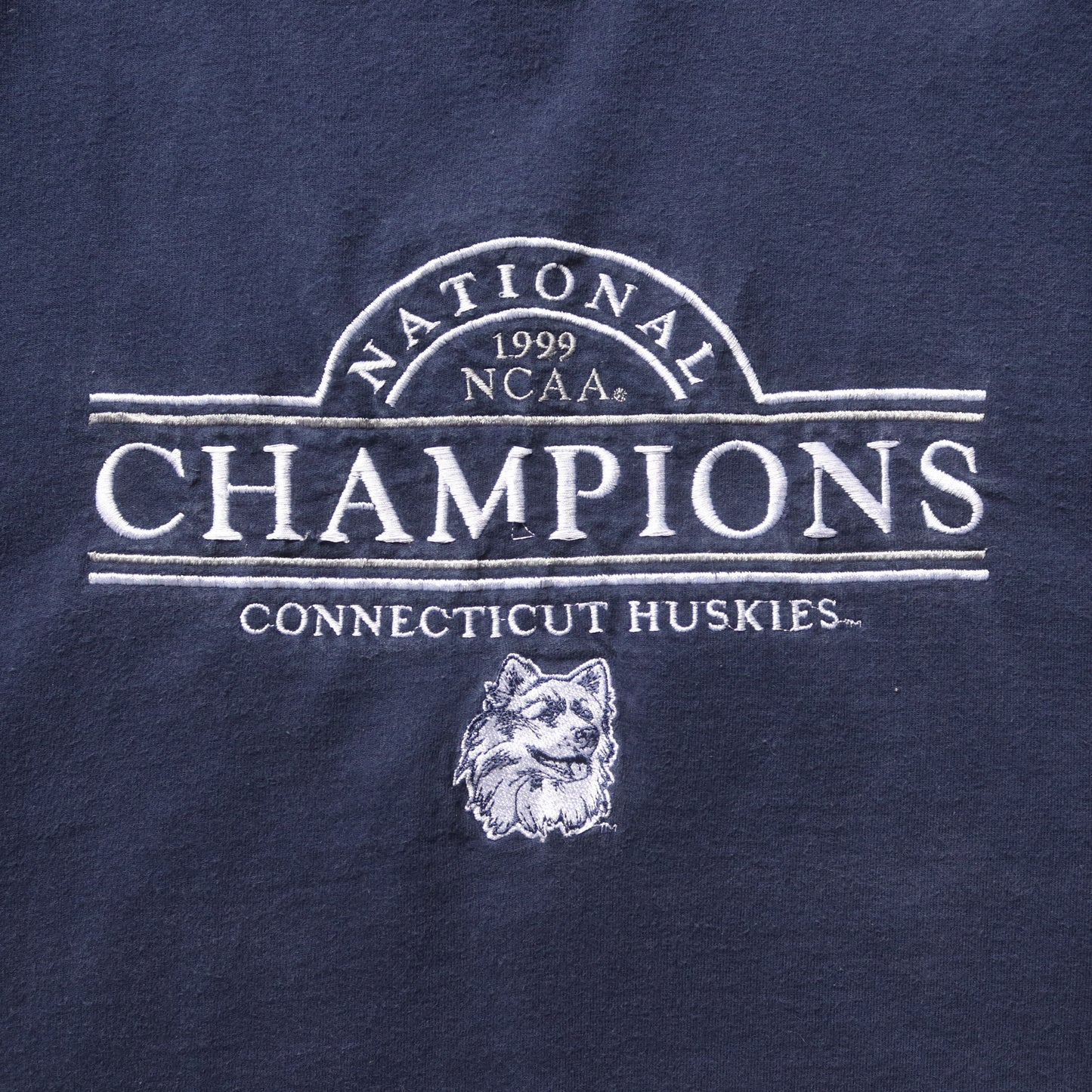 Vintage 1999 UConn Huskies NCAA Champions Tee - XL