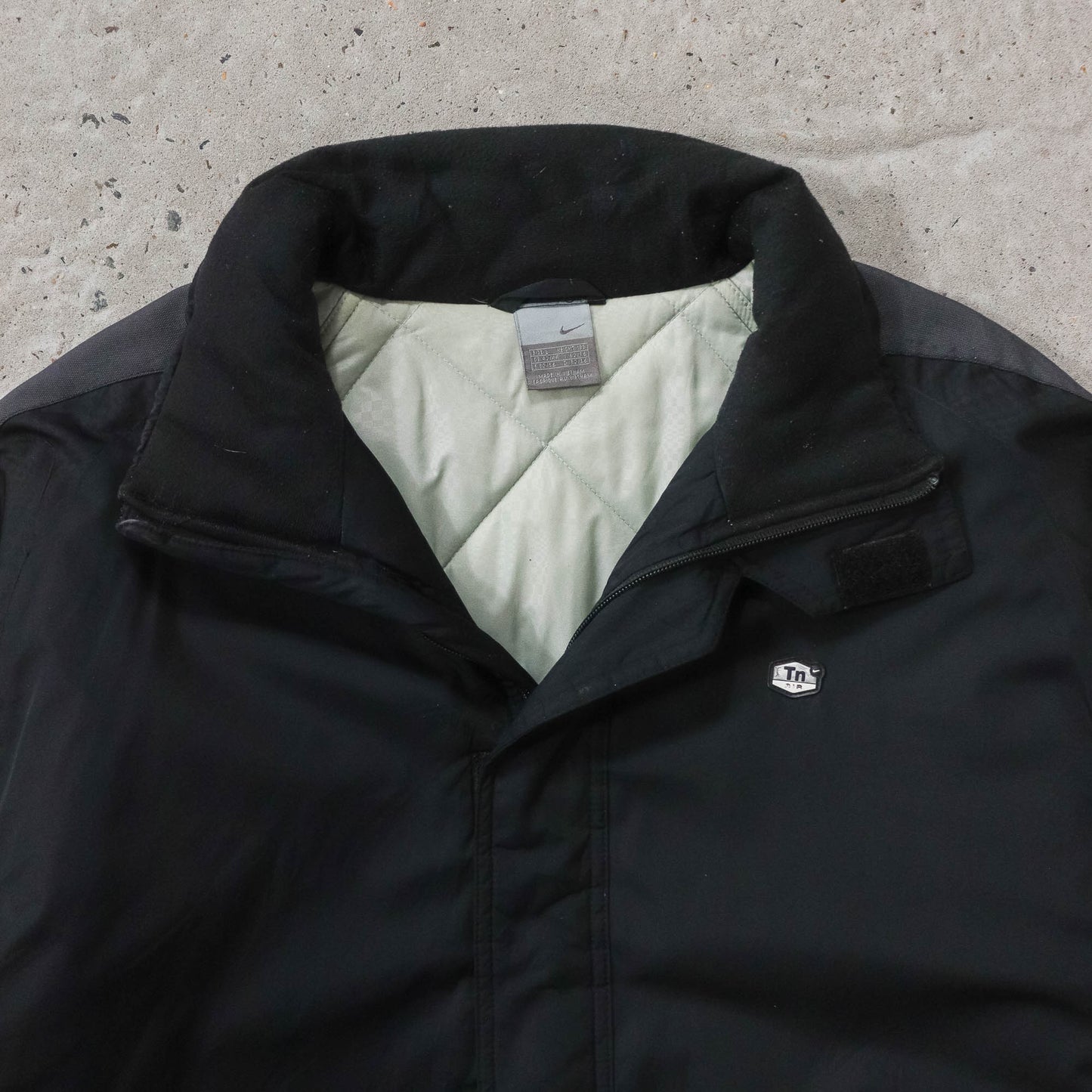 Vintage 2000s Nike Air Max TN Carbon Quilted Jacket - L