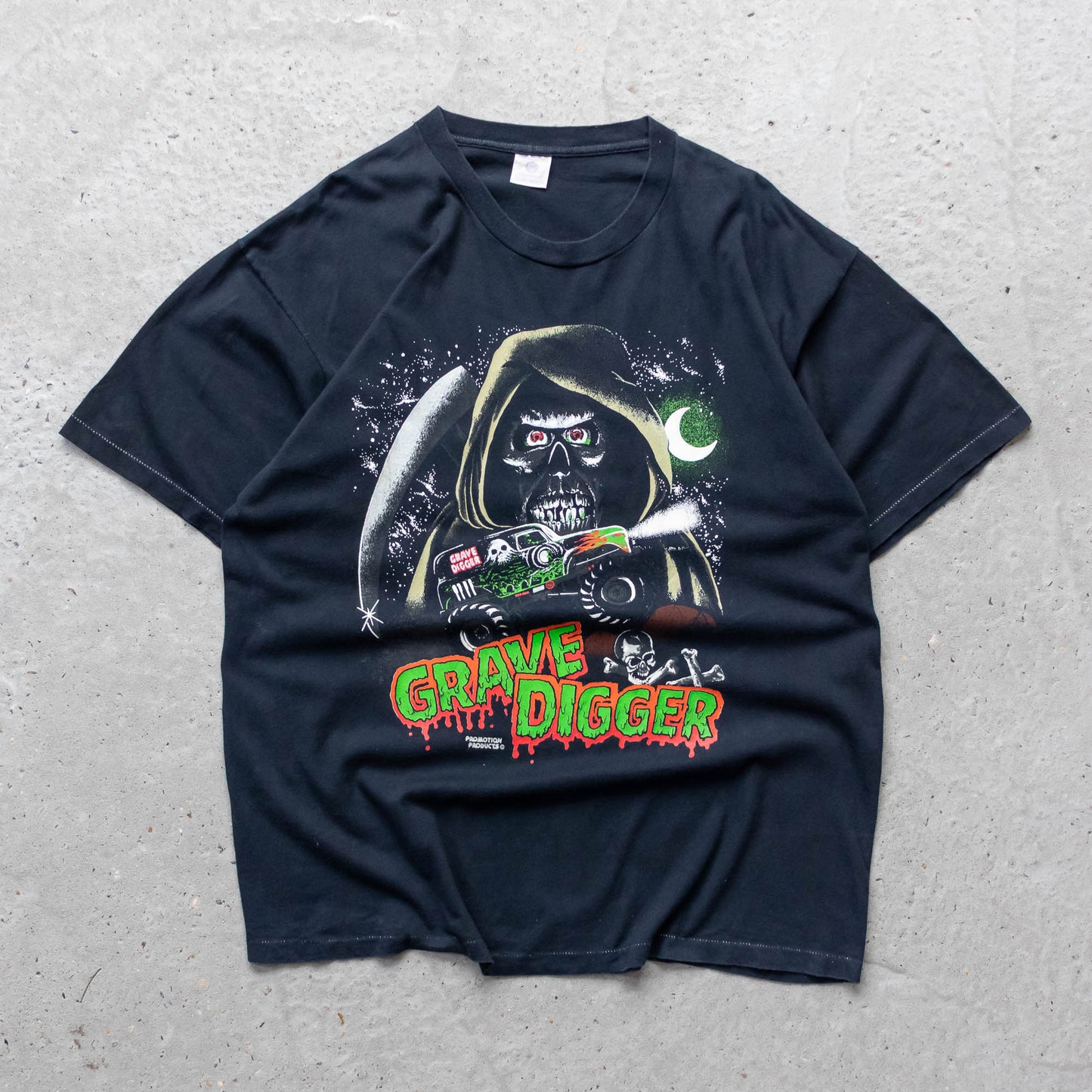 Grave Digger Monster Truck Tee - 90s (XXL)
