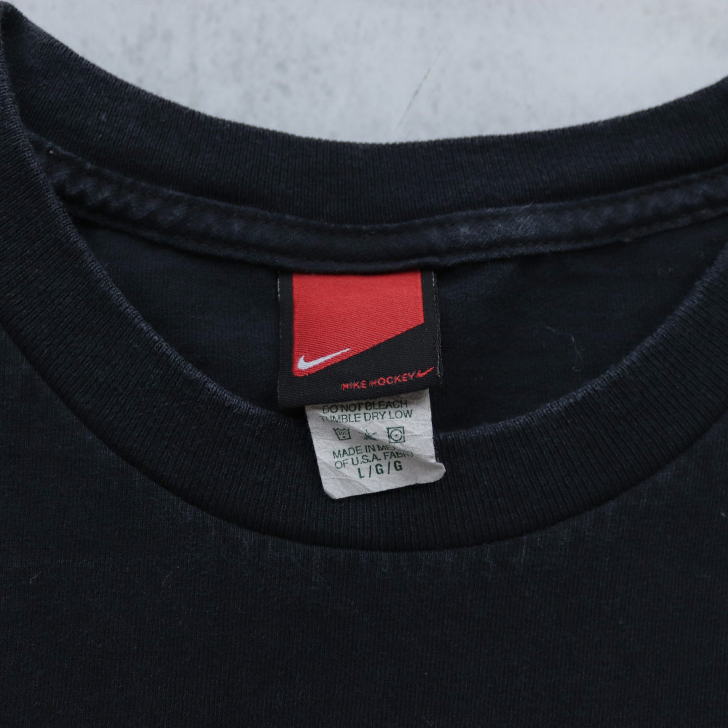 Vintage 90s North Dakota Fighting Sioux Nike Tee - L