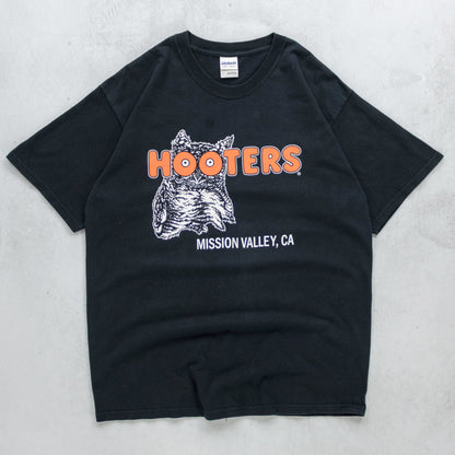 Vintage 90s Hooters California Tee - L