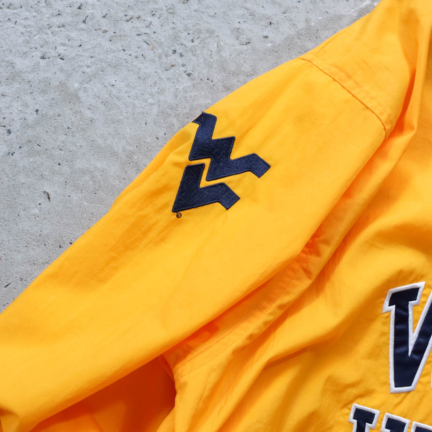 Champion West Virginia Mountaineers Windbreaker Jacket - 90s (L)