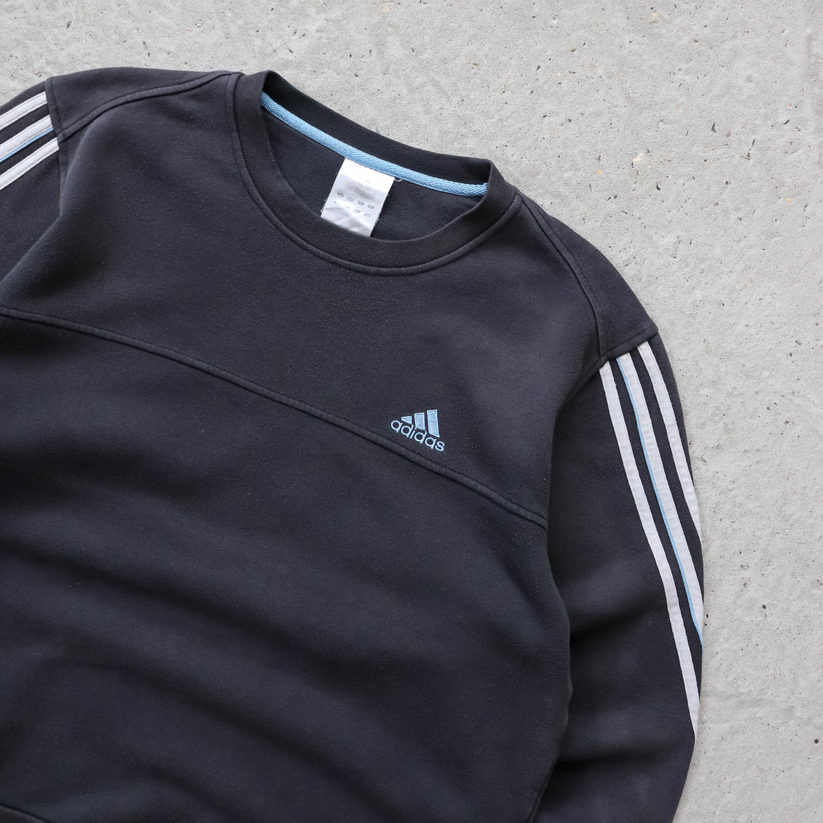 Adidas 3-Stripe Embroidered Sweatshirt - 2000s (L)