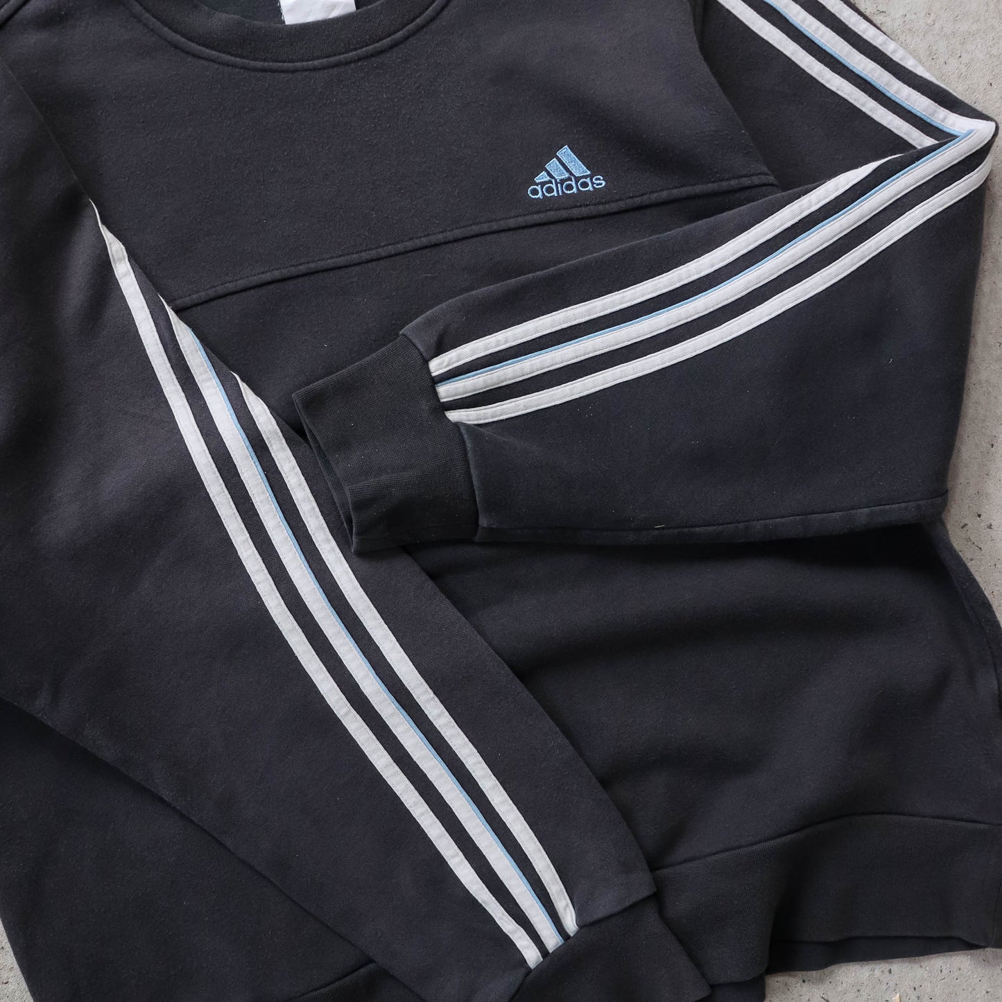 Adidas 3-Stripe Embroidered Sweatshirt - 2000s (L)