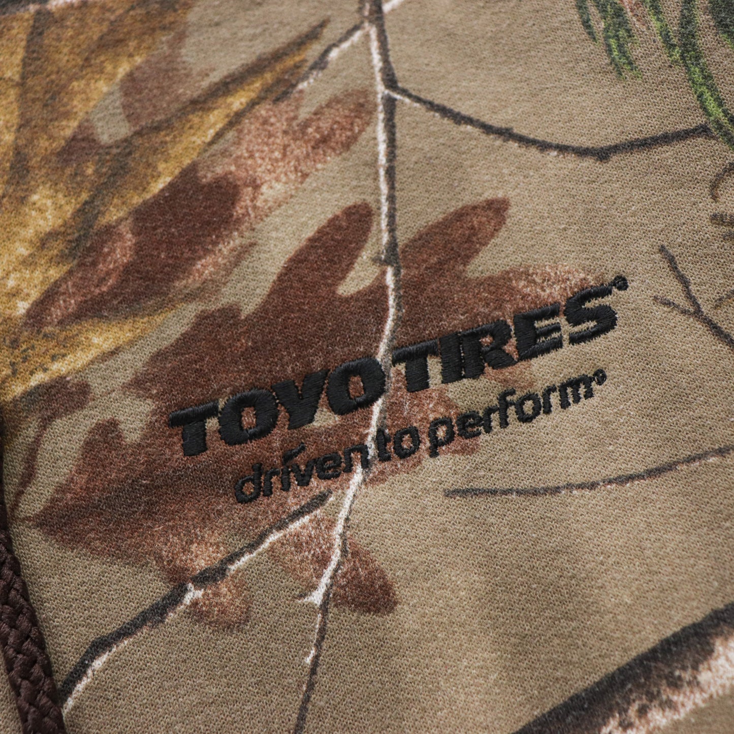 Vintage Russell Outdoors Realtree Camo Hoodie - XXL