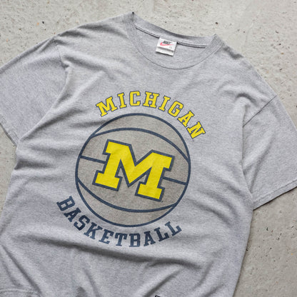 Nike Michigan Wolverines Basketball NCAA Tee - 90s (M) - AL Vintage
