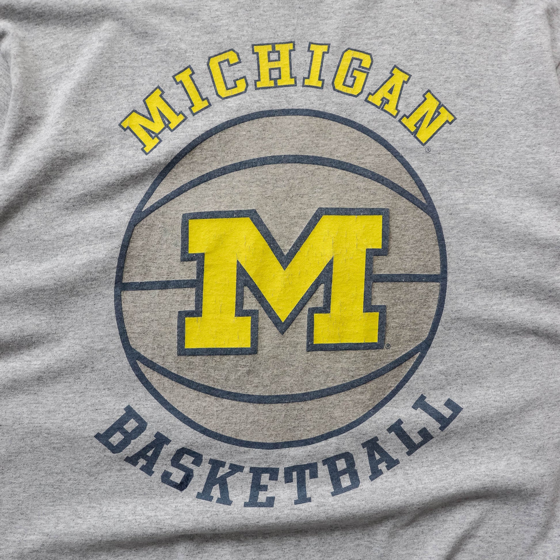 Nike Michigan Wolverines Basketball NCAA Tee - 90s (M) - AL Vintage