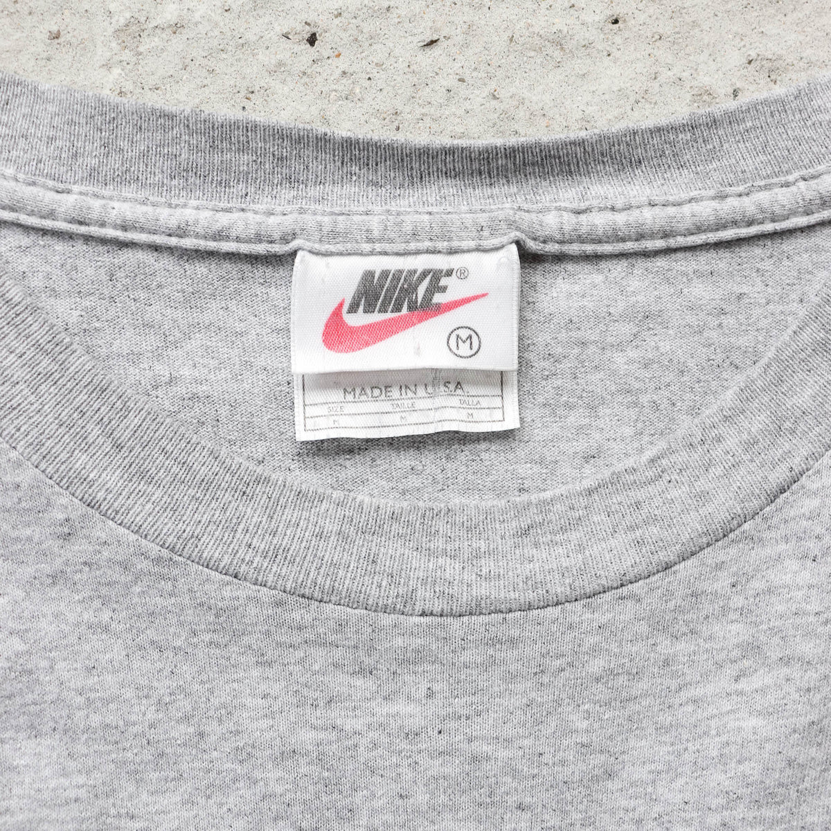 Nike Michigan Wolverines Basketball NCAA Tee - 90s (M) - AL Vintage