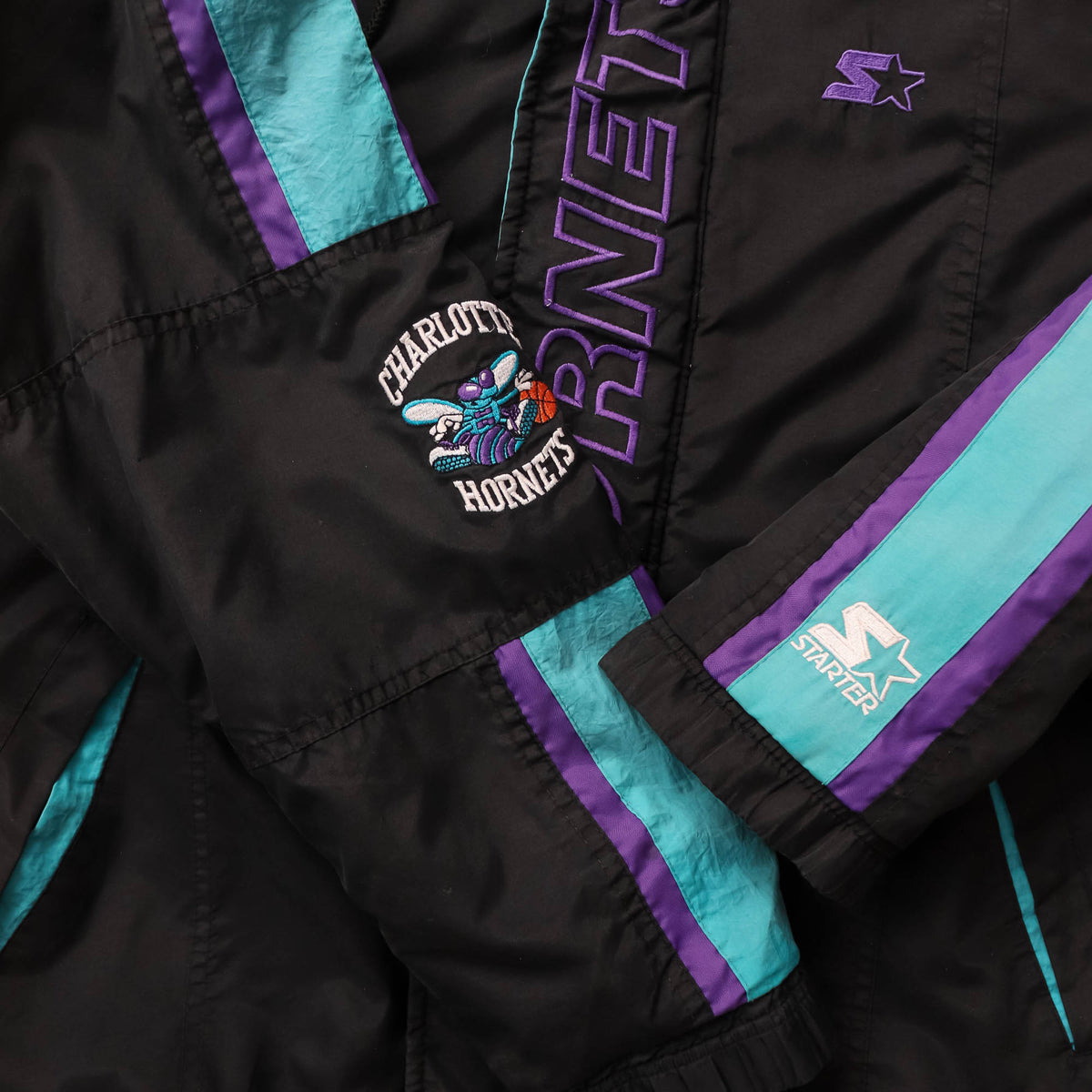 Charlotte Hornets NBA Starter Puffer Jacket - 90s (M)